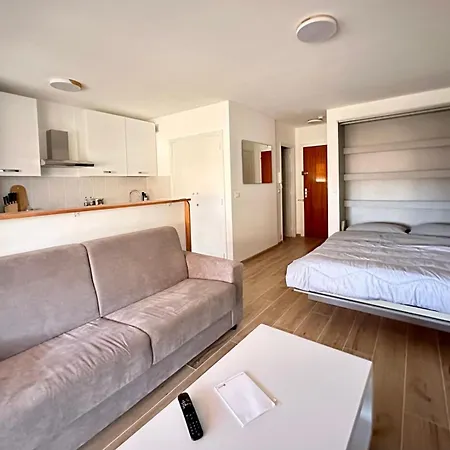 Kialeo Pres De La Avec Parking Voiture