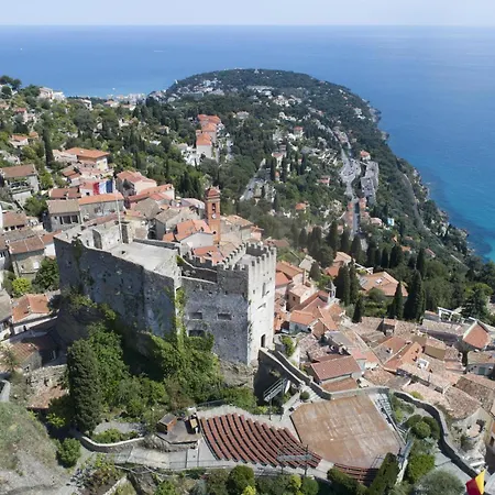 Kialeo Près De La Avec Parking Voiture